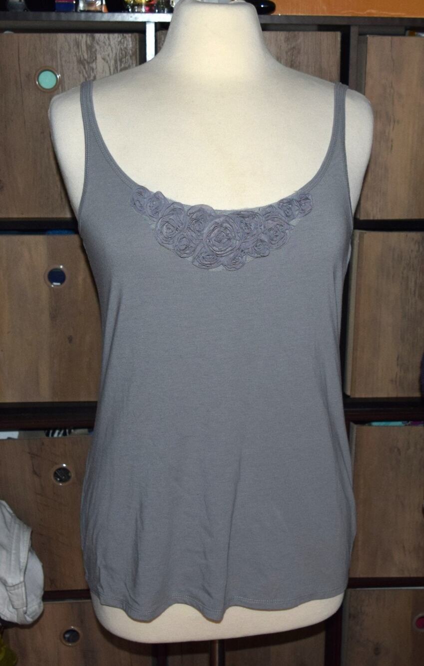 New York & Company Grey Flower Neckline Knit Tank Size L New